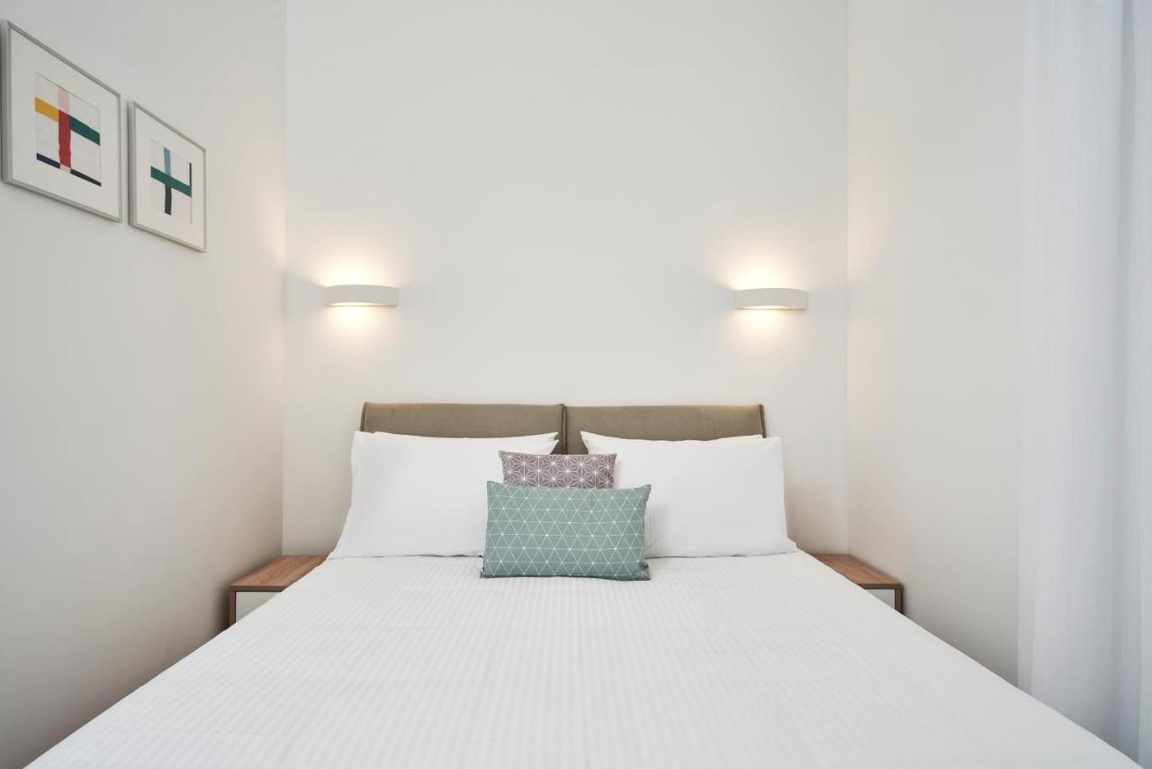Hilton-Ilisia Park 2Bd Elite Living Apartment Athens Ngoại thất bức ảnh